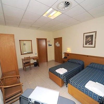 Hotell Maria 4*